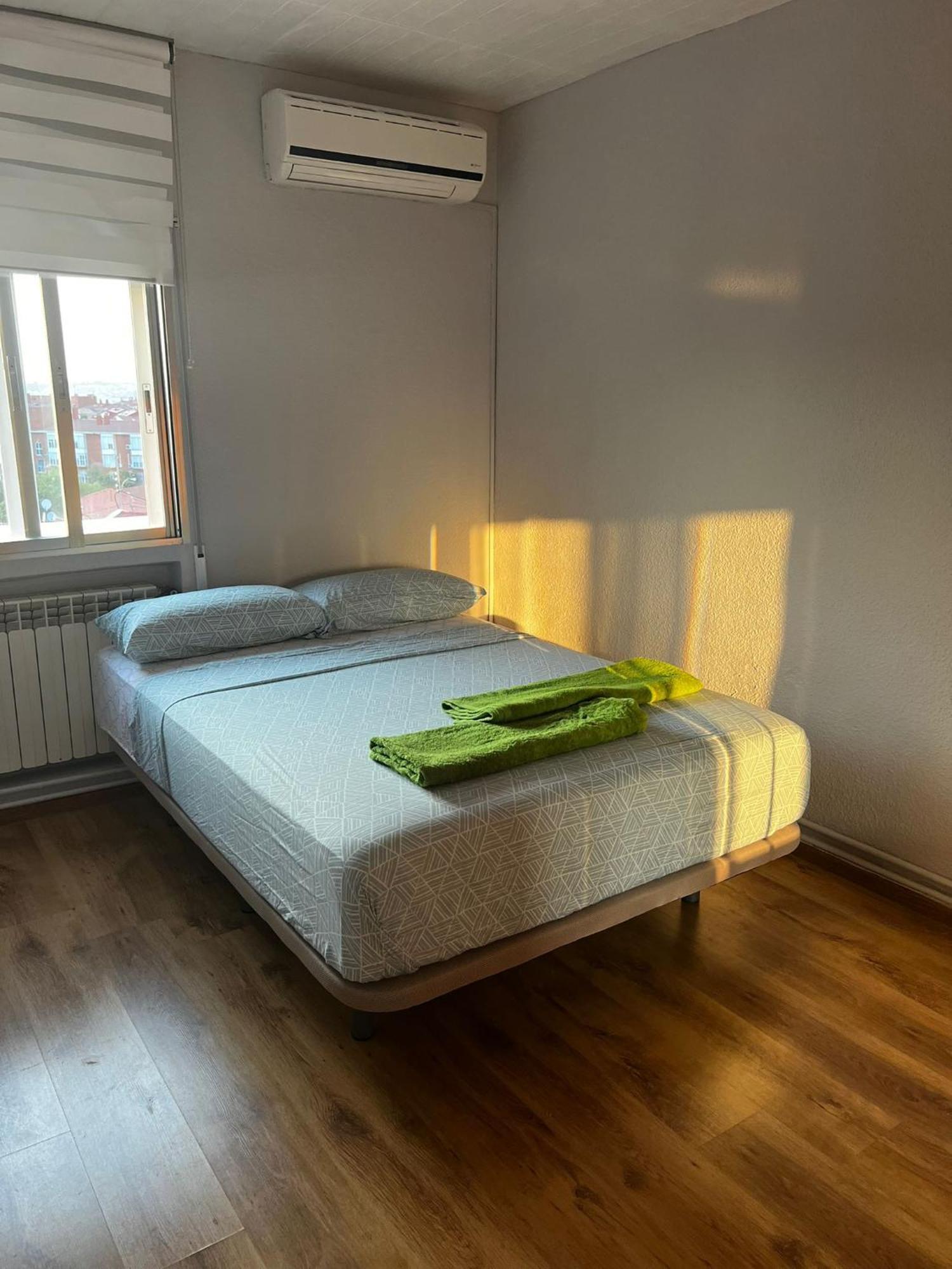 Bed Vallecas Hotel Madrid Exterior photo