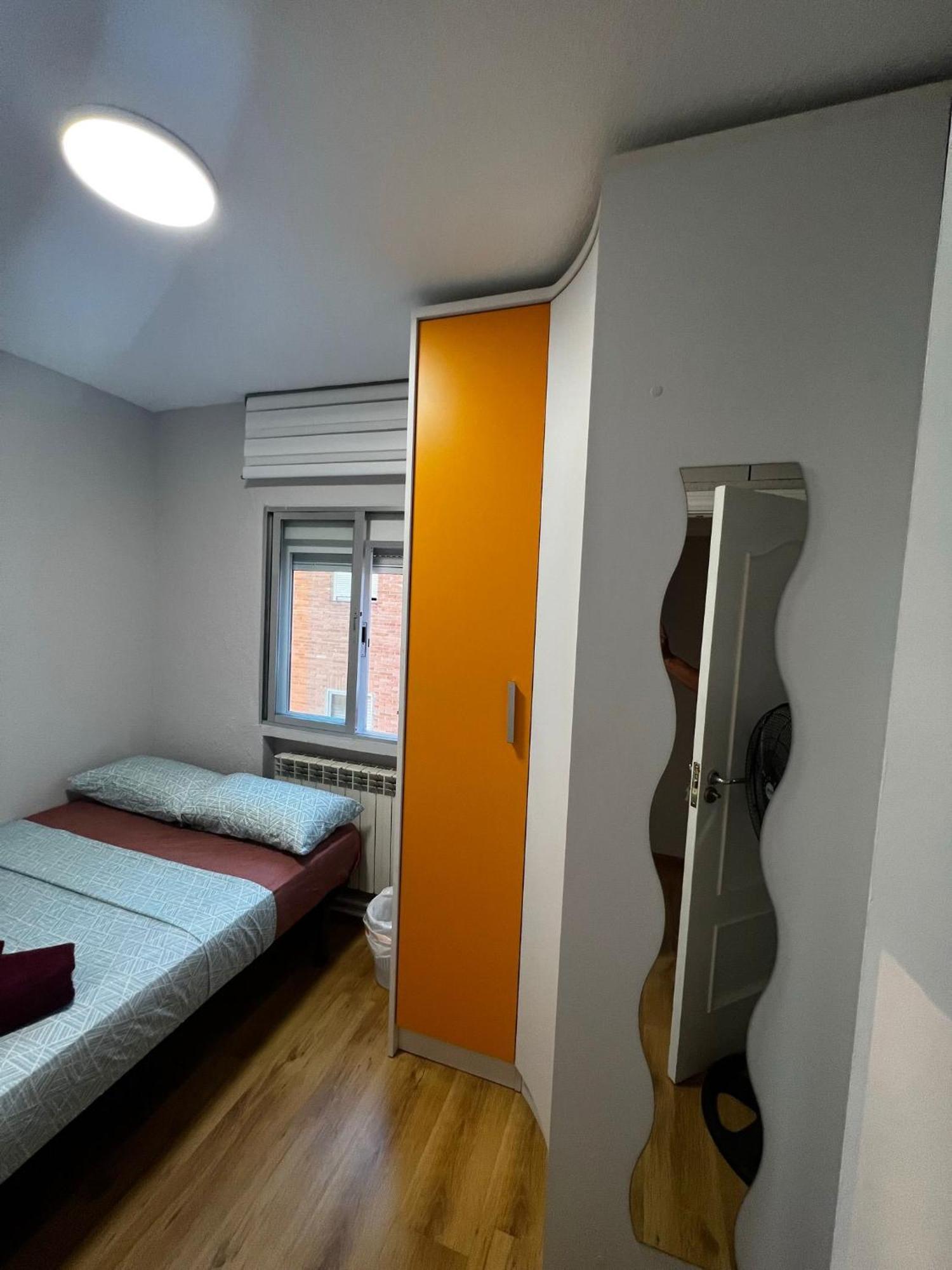 Bed Vallecas Hotel Madrid Exterior photo